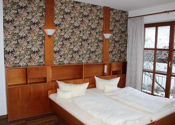 Hotel & Landgasthof Forsthof فندق