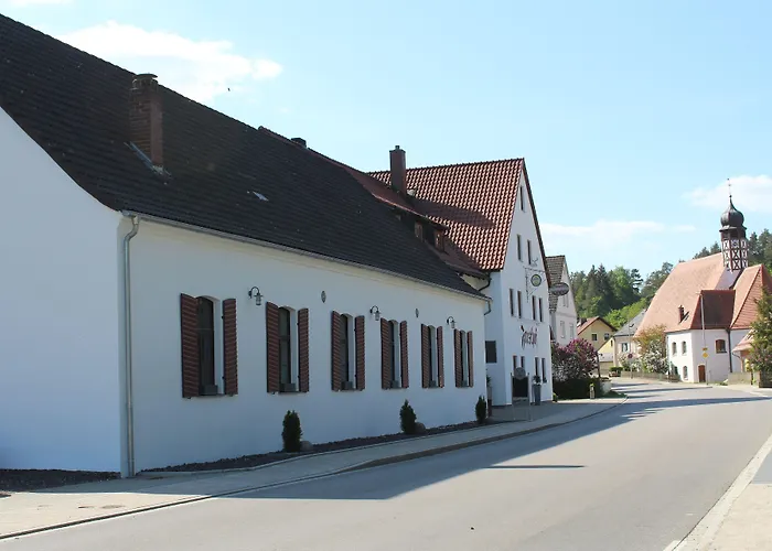 Hotel & Landgasthof Forsthof فندق